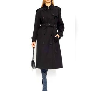 Burberry Classic Trench. Size 10. Like New. Classic Burberry charcoal lining.